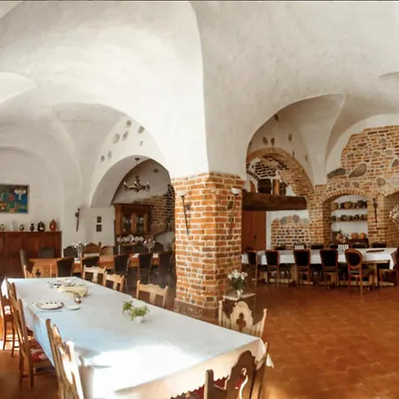 Zamek W Czernej Oda ve Kahvaltı Czerna (Glogow)