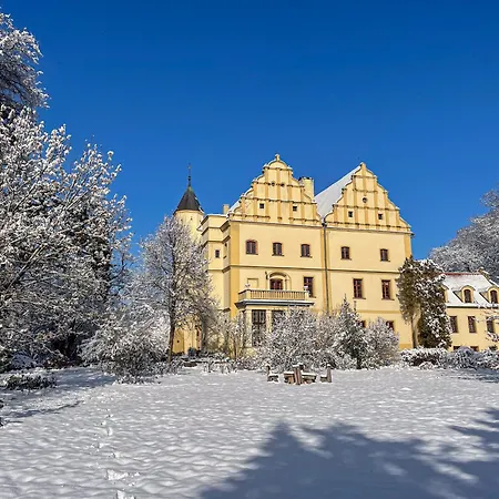 Zamek W Czernej Oda ve Kahvaltı